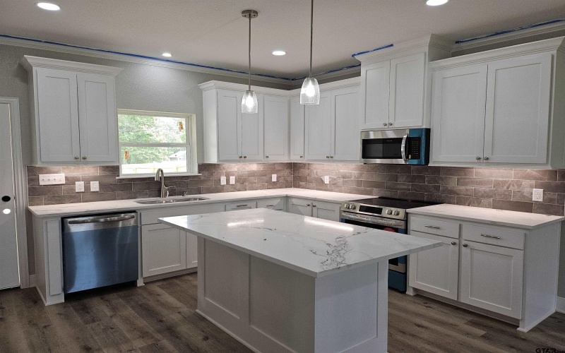 614 N COMMERCE, Overton, TX 75684, 3 Bedrooms Bedrooms, ,2 BathroomsBathrooms,Residential,For Sale,614 N COMMERCE,0,25015450
