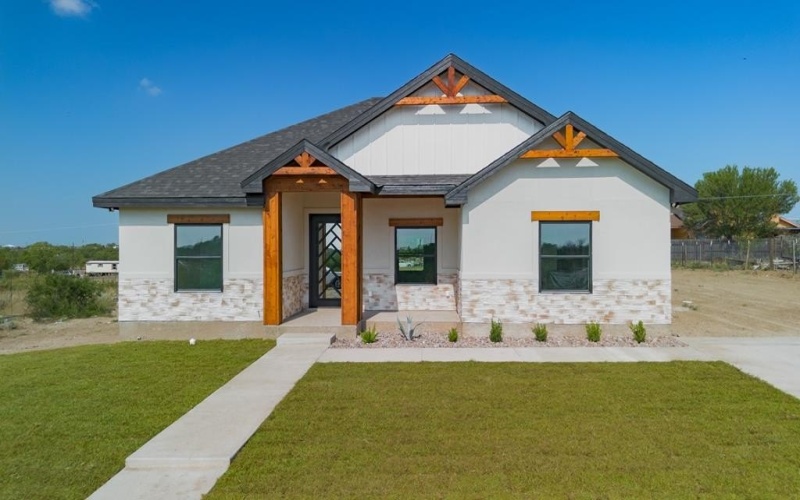 208 ghost rider, Eagle Pass, TX 78852, 3 Bedrooms Bedrooms, ,2 BathroomsBathrooms,Residential,For Sale,208 ghost rider,0,81574