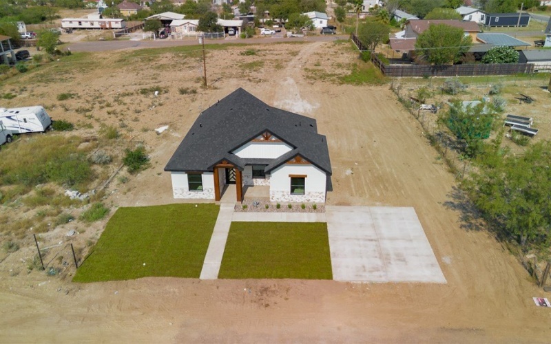 208 ghost rider, Eagle Pass, TX 78852, 3 Bedrooms Bedrooms, ,2 BathroomsBathrooms,Residential,For Sale,208 ghost rider,0,81574