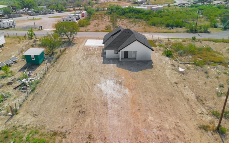 208 ghost rider, Eagle Pass, TX 78852, 3 Bedrooms Bedrooms, ,2 BathroomsBathrooms,Residential,For Sale,208 ghost rider,0,81574