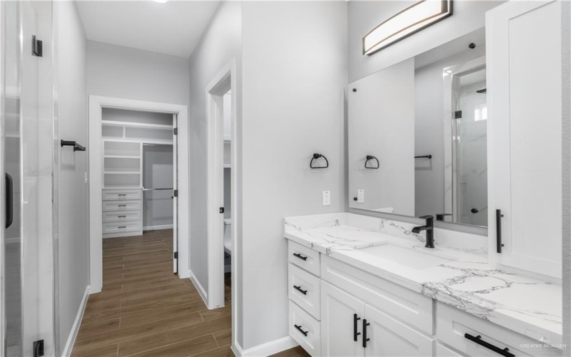 3000 N Alyna Avenue, Edinburg, TX 78541, 4 Bedrooms Bedrooms, ,2 BathroomsBathrooms,Residential,For Sale,3000 N Alyna Avenue,467057
