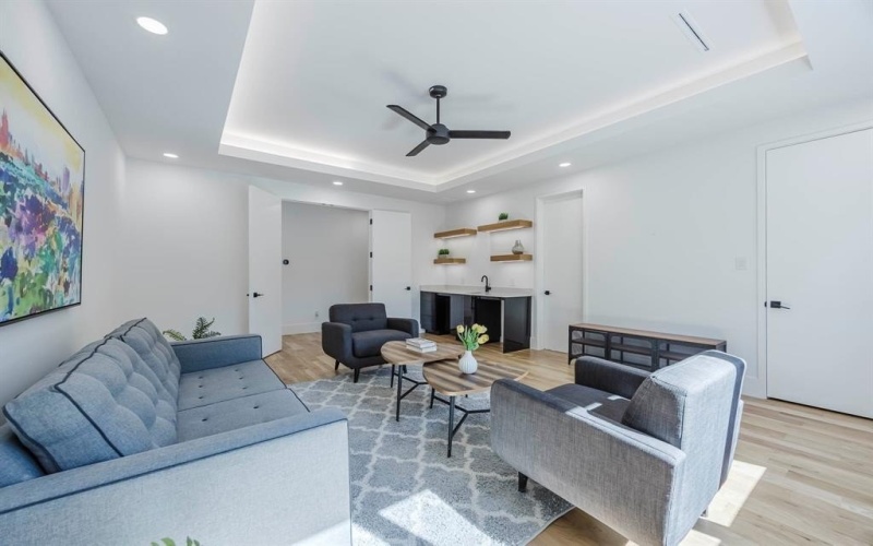 3542 Regent Drive, Dallas, TX 75229, 5 Bedrooms Bedrooms, ,7 BathroomsBathrooms,Residential,For Sale,3542 Regent Drive,0,21090799