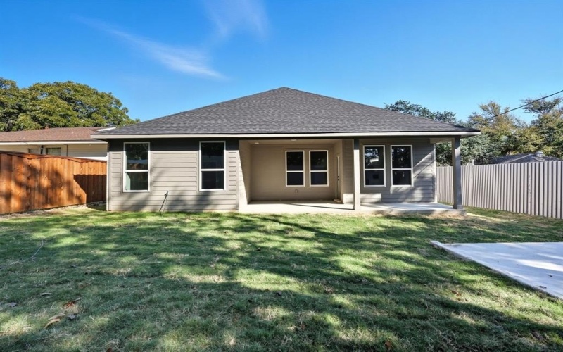 2513 Laurel Street, Grand Prairie, TX 75050, 4 Bedrooms Bedrooms, ,2 BathroomsBathrooms,Residential,For Sale,2513 Laurel Street,0,21090985