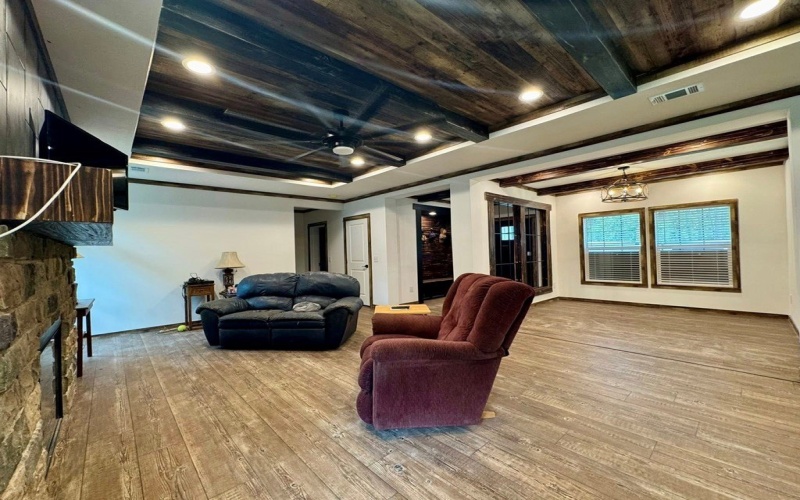 379 Stonehenge Drive, Woodville, TX 75979, 3 Bedrooms Bedrooms, ,2 BathroomsBathrooms,Residential,For Sale,379 Stonehenge Drive,0,5105465