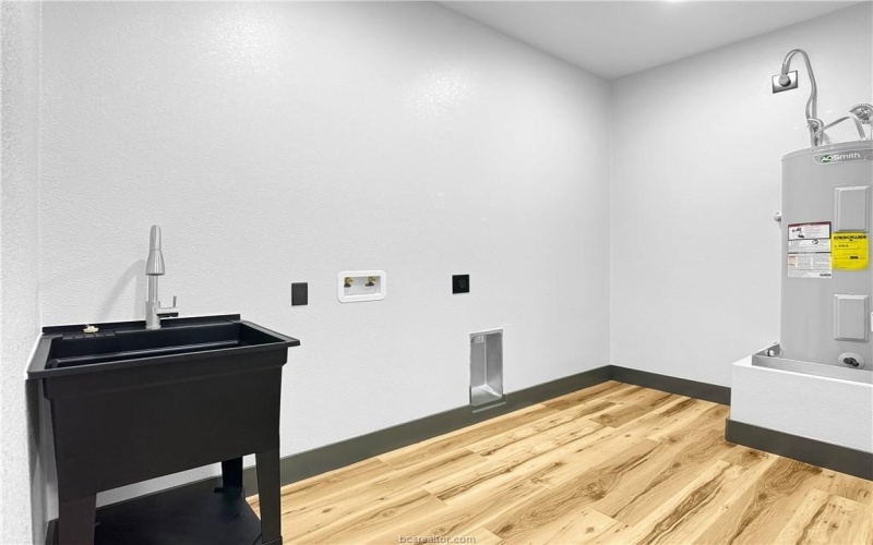 309 West 9th Street, Hearne, TX 77859, 3 Habitaciones Habitaciones , ,2 BañosBaños,Residential,En Venta,309 West 9th Street,0,25010985