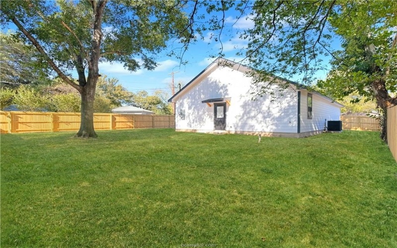 309 West 9th Street, Hearne, TX 77859, 3 Habitaciones Habitaciones , ,2 BañosBaños,Residential,En Venta,309 West 9th Street,0,25010985