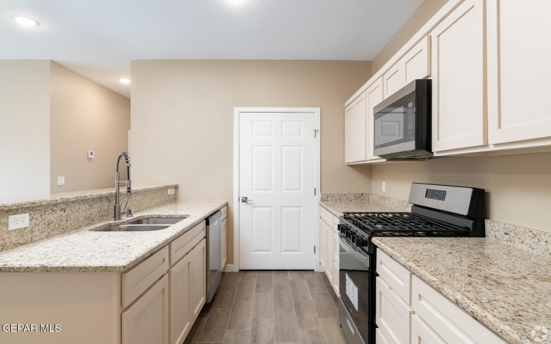 9779 McCombs Street unit: E6 #E6, El Paso, TX 79924, 2 Habitaciones Habitaciones , ,Residential,En Venta,9779 McCombs Street unit: E6,0,932310