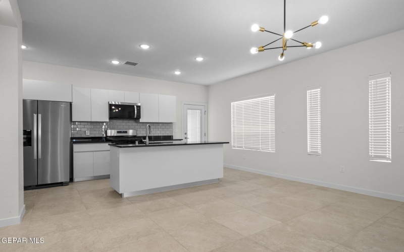 15156 Composition Avenue, El Paso, TX 79938, 3 Habitaciones Habitaciones , ,2 BañosBaños,Residential,En Venta,15156 Composition Avenue,0,932313
