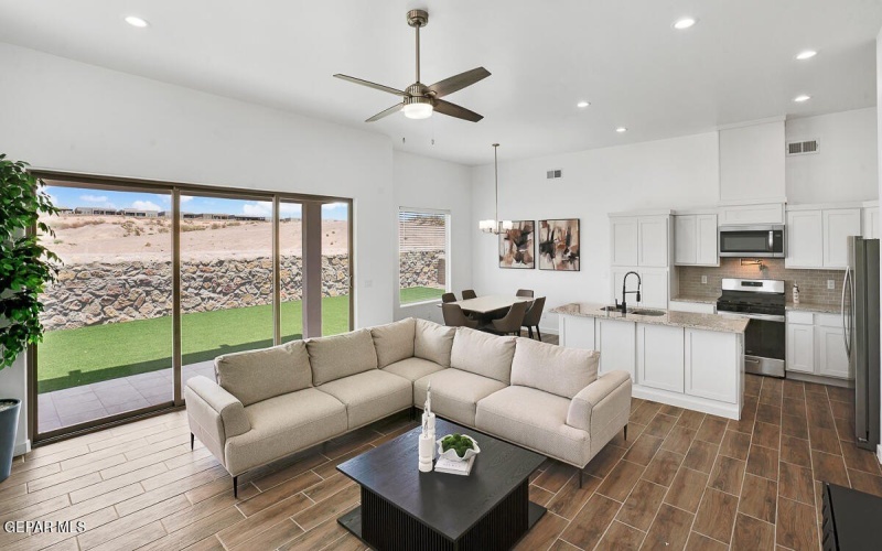14569 John McNeely Avenue, El Paso, TX 79938, 4 Habitaciones Habitaciones , ,1 BañoBaños,Residential,En Venta,14569 John McNeely Avenue,0,932344