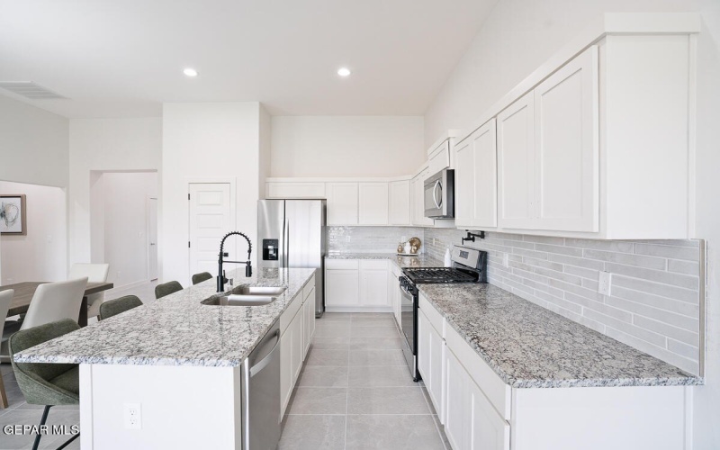 12840 Fredericksberg Avenue, El Paso, TX 79928, 4 Habitaciones Habitaciones , ,3 BañosBaños,Residential,En Venta,12840 Fredericksberg Avenue,0,932347