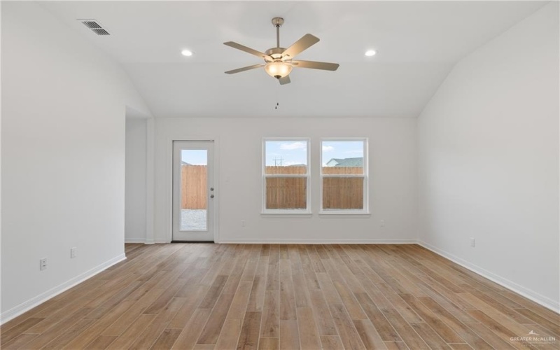 15428 N Brisas Street, McAllen, TX 78504, 3 Habitaciones Habitaciones , ,2 BañosBaños,Residential,En Venta,15428 N Brisas Street,0,483650