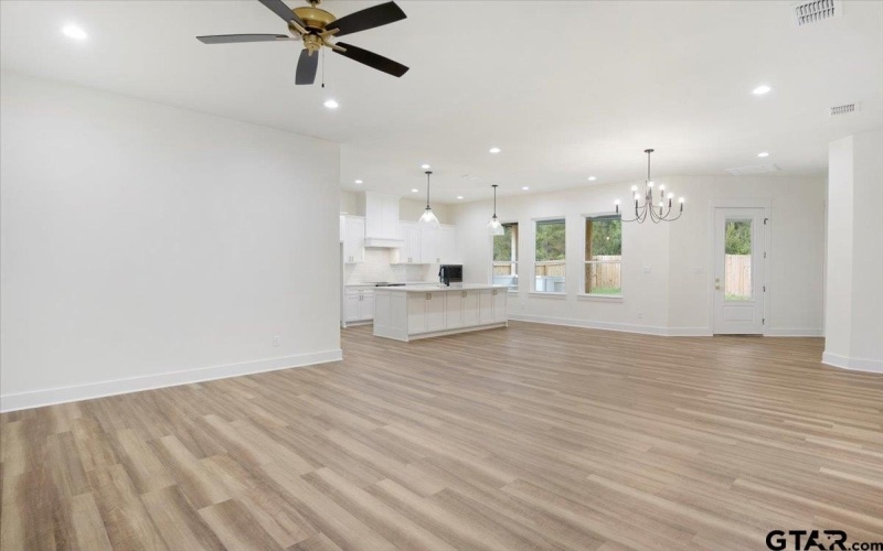 9512 FRIEDLANDER WAY, Tyler, TX 75703, 4 Habitaciones Habitaciones , ,3 BañosBaños,Residential,En Venta,9512 FRIEDLANDER WAY,0,25015468