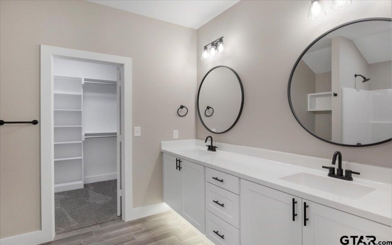 16226 Crossing Circle, Lindale, TX 75771, 4 Habitaciones Habitaciones , ,2 BañosBaños,Residential,En Venta,16226 Crossing Circle,0,25015492