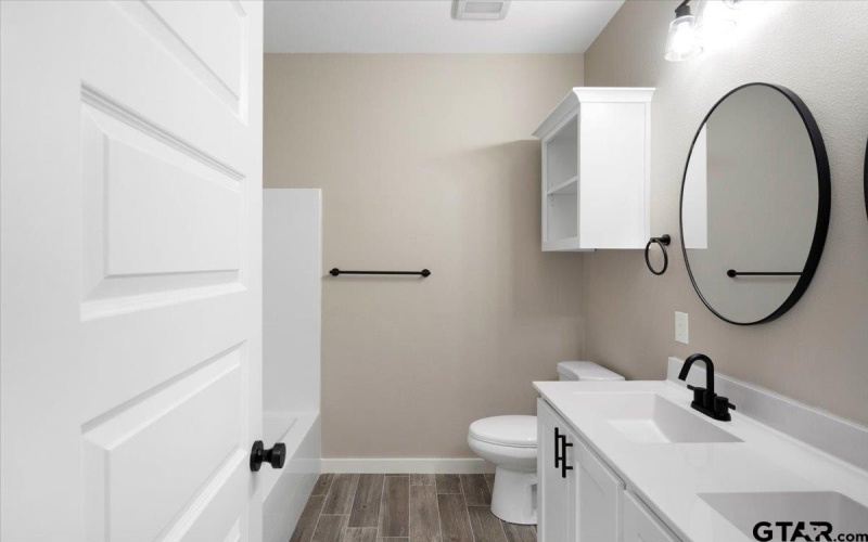 16226 Crossing Circle, Lindale, TX 75771, 4 Habitaciones Habitaciones , ,2 BañosBaños,Residential,En Venta,16226 Crossing Circle,0,25015492