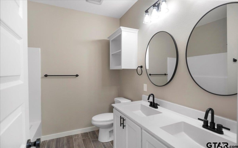 16226 Crossing Circle, Lindale, TX 75771, 4 Habitaciones Habitaciones , ,2 BañosBaños,Residential,En Venta,16226 Crossing Circle,0,25015492