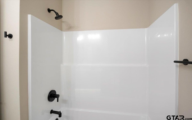 16226 Crossing Circle, Lindale, TX 75771, 4 Habitaciones Habitaciones , ,2 BañosBaños,Residential,En Venta,16226 Crossing Circle,0,25015492