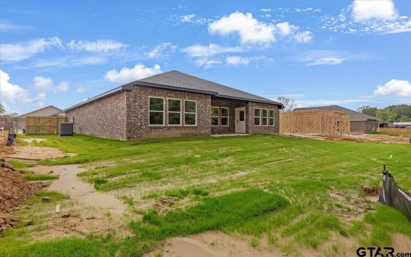 16226 Crossing Circle, Lindale, TX 75771, 4 Habitaciones Habitaciones , ,2 BañosBaños,Residential,En Venta,16226 Crossing Circle,0,25015492