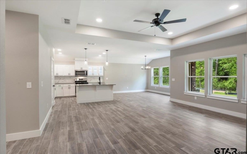 16226 Crossing Circle, Lindale, TX 75771, 4 Habitaciones Habitaciones , ,2 BañosBaños,Residential,En Venta,16226 Crossing Circle,0,25015492
