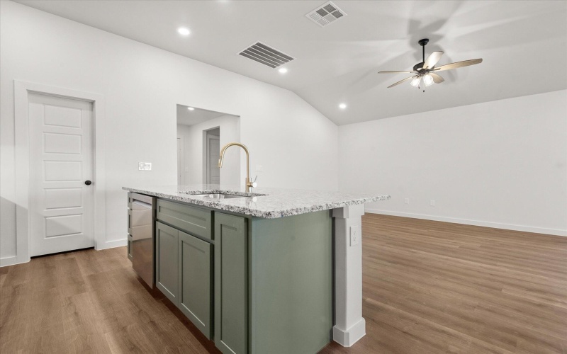 2611 Hall Avenue, Lubbock, TX 79407, 4 Habitaciones Habitaciones , ,2 BañosBaños,Residential,En Venta,2611 Hall Avenue,0,202562068