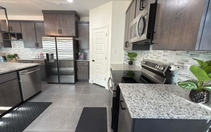 713 Journey Loop, LAREDO, TX 78045, 3 Habitaciones Habitaciones , ,2 BañosBaños,Residential,En Venta,713 Journey Loop,0,20254643