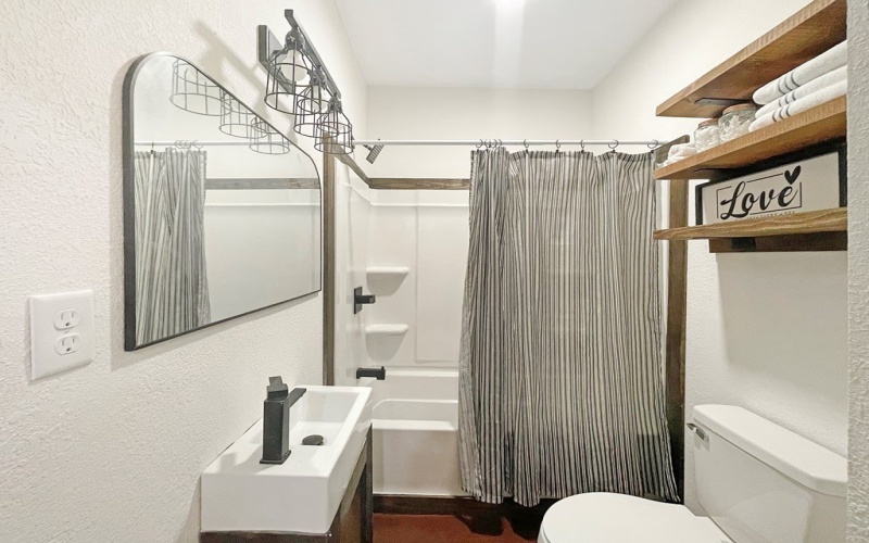 1949 Lakeshore Drive, Hemphill, TX 75948, 2 Habitaciones Habitaciones , ,2 BañosBaños,Residential,En Venta,1949 Lakeshore Drive,0,5103543