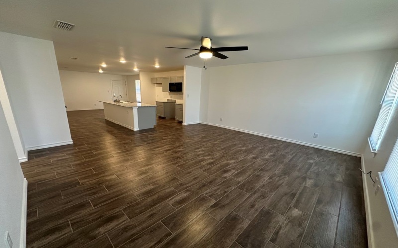 3508 S County Rd 1307 1/2 #B, Odessa, TX 79765, 3 Habitaciones Habitaciones , ,2 BañosBaños,Otro,En Venta,3508 S County Rd 1307 1/2,0,160564