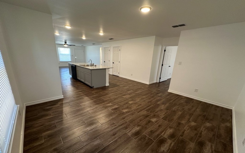 3508 S County Rd 1307 1/2 #B, Odessa, TX 79765, 3 Habitaciones Habitaciones , ,2 BañosBaños,Otro,En Venta,3508 S County Rd 1307 1/2,0,160564