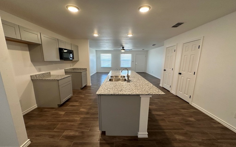 3508 S County Rd 1307 1/2 #B, Odessa, TX 79765, 3 Habitaciones Habitaciones , ,2 BañosBaños,Otro,En Venta,3508 S County Rd 1307 1/2,0,160564