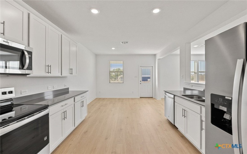 105 Green Berets Bend, Jarrell, TX 76537, 3 Bedrooms Bedrooms, ,2 BathroomsBathrooms,Residential,For Sale,105 Green Berets Bend,0,595829