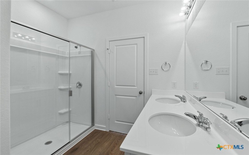 346 Paradise Canyon Drive, Jarrell, TX 76537, 5 Habitaciones Habitaciones , ,3 BañosBaños,Residential,En Venta,346 Paradise Canyon Drive,0,595845