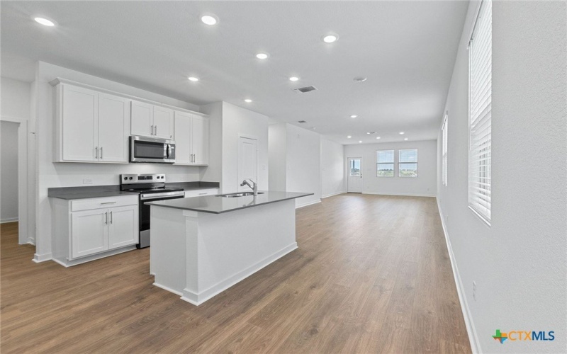 346 Paradise Canyon Drive, Jarrell, TX 76537, 5 Habitaciones Habitaciones , ,3 BañosBaños,Residential,En Venta,346 Paradise Canyon Drive,0,595845