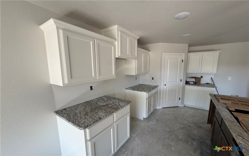 2546 Cowgirl Trail, Belton, TX 76513, 4 Bedrooms Bedrooms, ,2 BathroomsBathrooms,Residential,For Sale,2546 Cowgirl Trail,0,595848