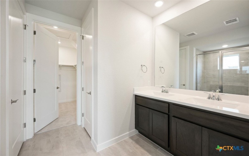 10054 Mitra Way, San Antonio, TX 78224, 3 Habitaciones Habitaciones , ,2 BañosBaños,Residential,En Venta,10054 Mitra Way,0,595867