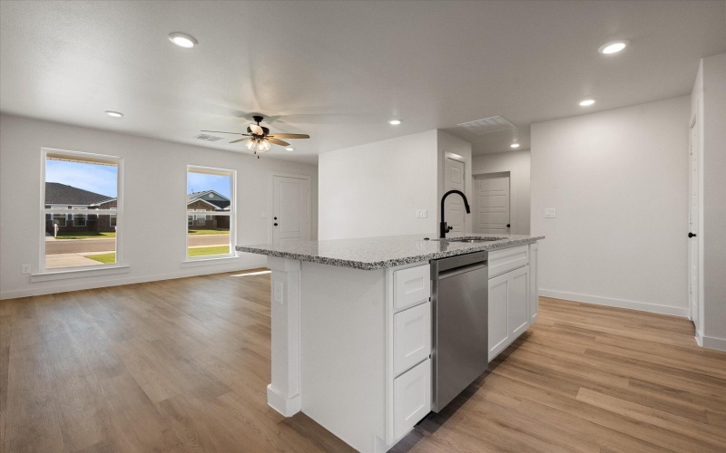 1614 N Clinton Avenue, Lubbock, TX 79416, 3 Habitaciones Habitaciones , ,2 BañosBaños,Residential,En Venta,1614 N Clinton Avenue,0,202562070