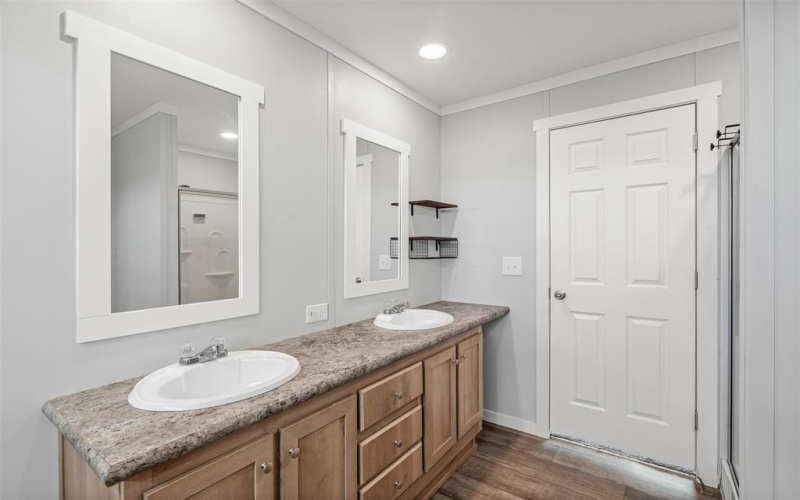 637 Lois Circle, Granbury, TX 76049, 3 Bedrooms Bedrooms, ,2 BathroomsBathrooms,Residential,For Sale,637 Lois Circle,0,21084225