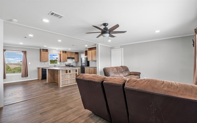 637 Lois Circle, Granbury, TX 76049, 3 Bedrooms Bedrooms, ,2 BathroomsBathrooms,Residential,For Sale,637 Lois Circle,0,21084225
