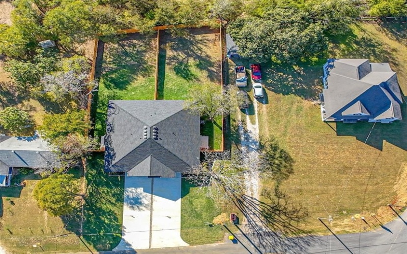 105 S Barron, Covington, TX 76636, 3 Bedrooms Bedrooms, ,2 BathroomsBathrooms,Residential,For Sale,105 S Barron,0,21090900