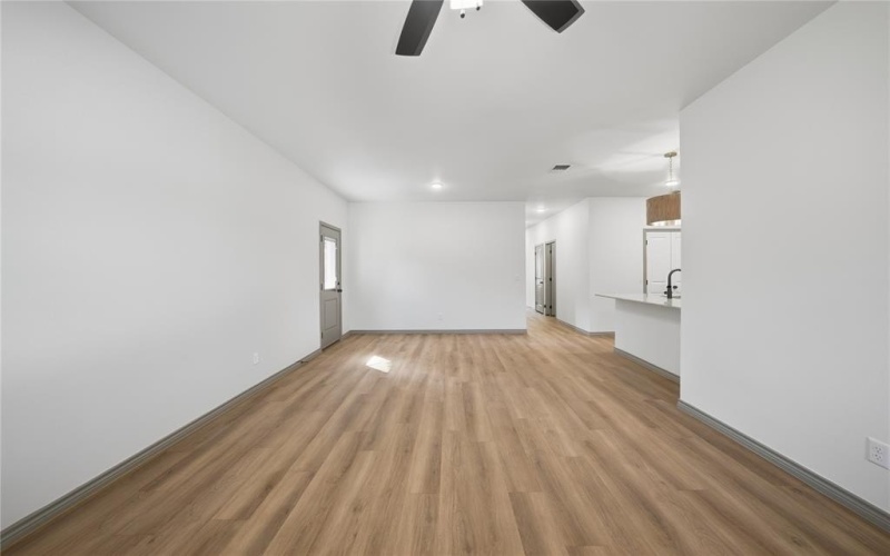 105 S Barron, Covington, TX 76636, 3 Bedrooms Bedrooms, ,2 BathroomsBathrooms,Residential,For Sale,105 S Barron,0,21090900