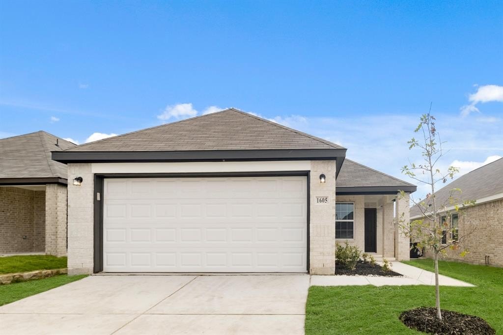 1605 Romans Road, Ennis, TX 75119, 3 Habitaciones Habitaciones , ,2 BañosBaños,Residential,En Venta,1605 Romans Road,0,21091260