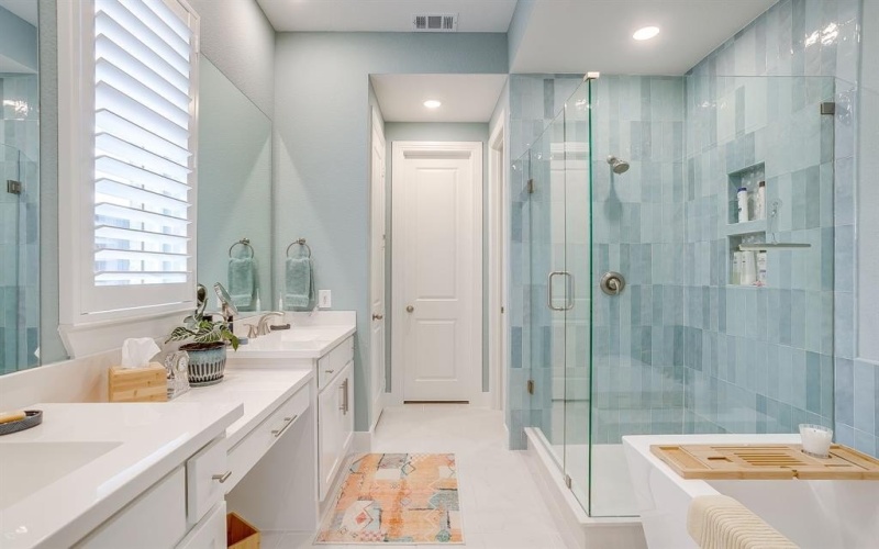 2132 Rolling Oaks Drive, Fort Worth, TX 76008, 4 Bedrooms Bedrooms, ,5 BathroomsBathrooms,Residential,For Sale,2132 Rolling Oaks Drive,0,21091450