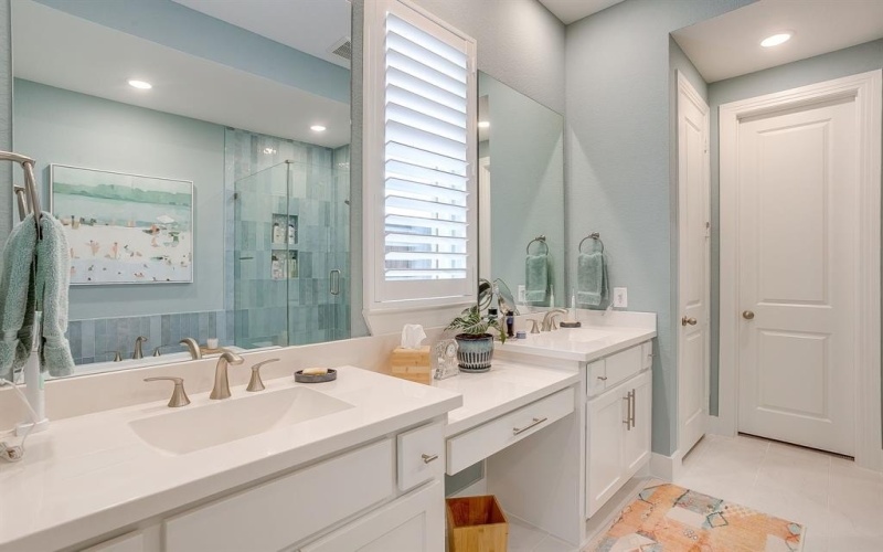 2132 Rolling Oaks Drive, Fort Worth, TX 76008, 4 Bedrooms Bedrooms, ,5 BathroomsBathrooms,Residential,For Sale,2132 Rolling Oaks Drive,0,21091450