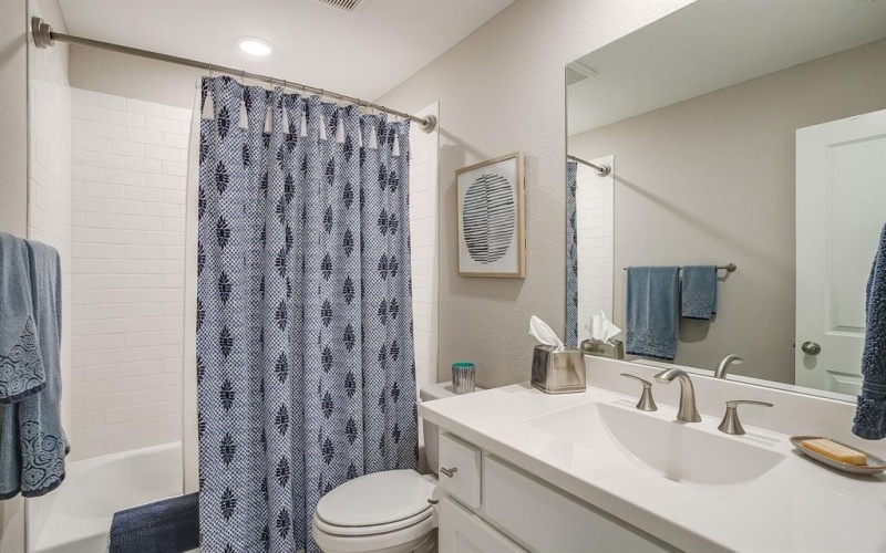 2132 Rolling Oaks Drive, Fort Worth, TX 76008, 4 Bedrooms Bedrooms, ,5 BathroomsBathrooms,Residential,For Sale,2132 Rolling Oaks Drive,0,21091450
