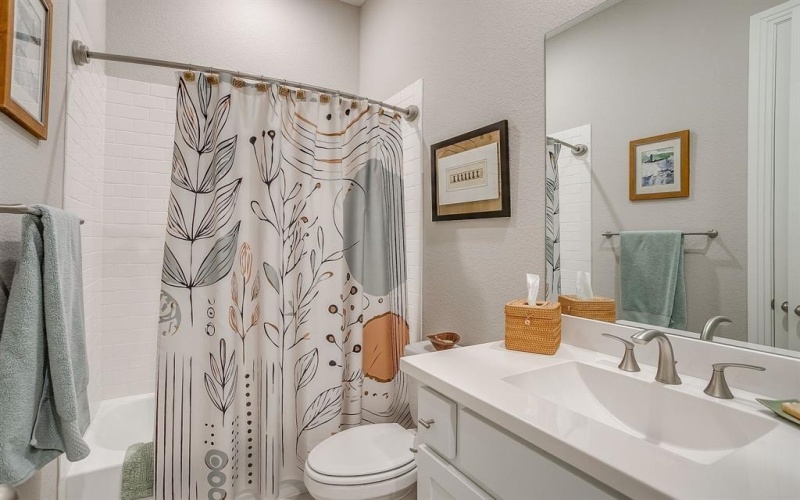 2132 Rolling Oaks Drive, Fort Worth, TX 76008, 4 Bedrooms Bedrooms, ,5 BathroomsBathrooms,Residential,For Sale,2132 Rolling Oaks Drive,0,21091450