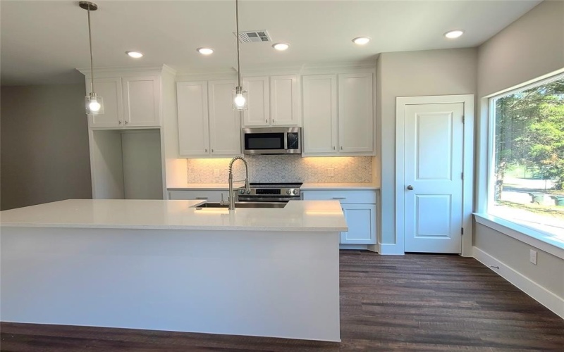 507 NE 5th Avenue, Durant, OK 74701, 6 Habitaciones Habitaciones , ,5 BañosBaños,Residential,En Venta,507 NE 5th Avenue,0,21091486