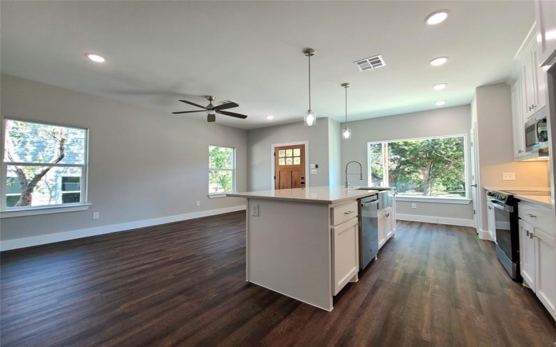 507 NE 5th Avenue, Durant, OK 74701, 6 Habitaciones Habitaciones , ,5 BañosBaños,Residential,En Venta,507 NE 5th Avenue,0,21091486