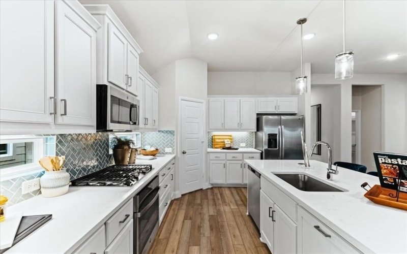 2210 Walden Pond Boulevard, Forney, TX 75126, 4 Habitaciones Habitaciones , ,3 BañosBaños,Residential,En Venta,2210 Walden Pond Boulevard,0,21091491