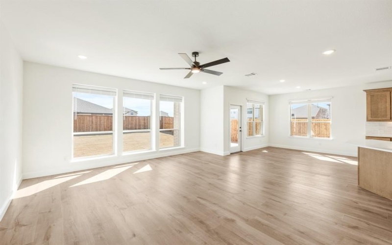 1545 Laurel Avenue, Aubrey, TX 76227, 4 Habitaciones Habitaciones , ,2 BañosBaños,Residential,En Venta,1545 Laurel Avenue,0,21091579