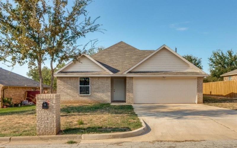 1517 Jacqueline Lane, Graham, TX 76450, 3 Habitaciones Habitaciones , ,2 BañosBaños,Residential,En Venta,1517 Jacqueline Lane,0,21091604