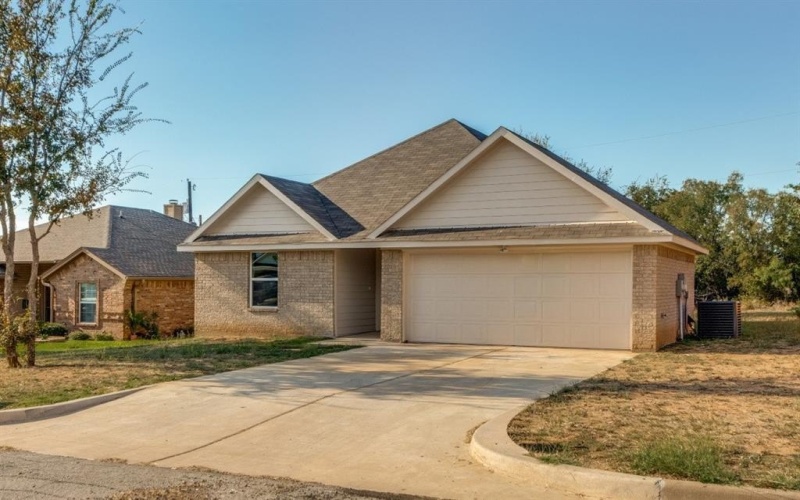1517 Jacqueline Lane, Graham, TX 76450, 3 Habitaciones Habitaciones , ,2 BañosBaños,Residential,En Venta,1517 Jacqueline Lane,0,21091604