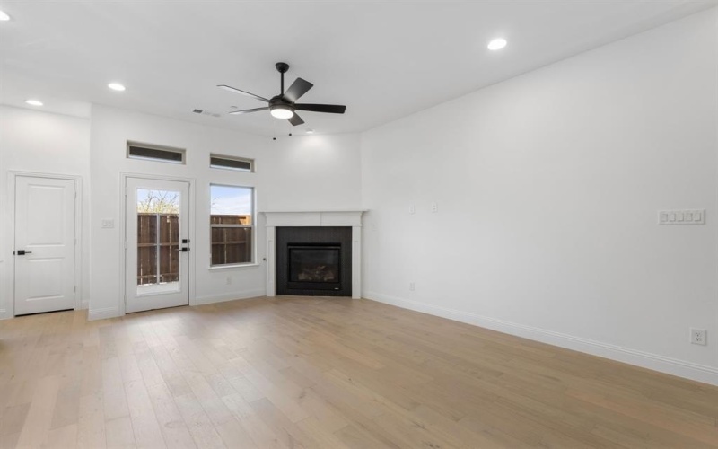 102 Kensington Drive, Lewisville, TX 75067, 3 Bedrooms Bedrooms, ,2 BathroomsBathrooms,Residential,For Sale,102 Kensington Drive,0,21091694